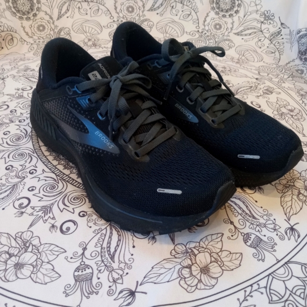 Brooks - Adrenaline GTS 22 - women's black 7.5